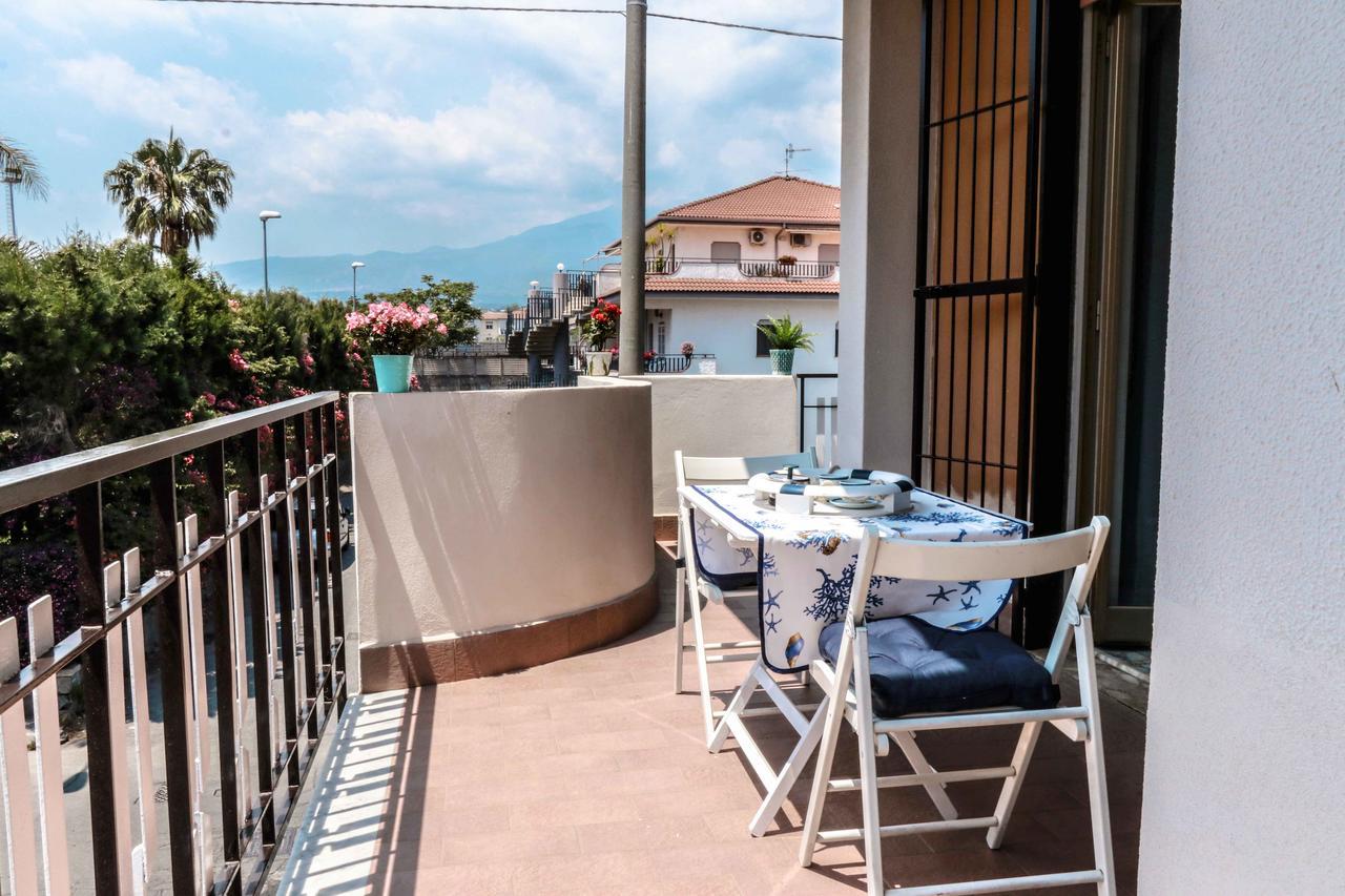 Smeraldo - Splendido E Spazioso Appartamento A Due Passi Dal Mare Tra Taormina E Catania 里波斯托 外观 照片